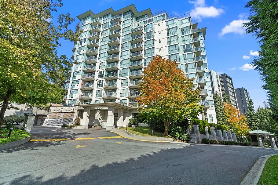 707 2763 Chandlery Place Vancouver, BC - 2