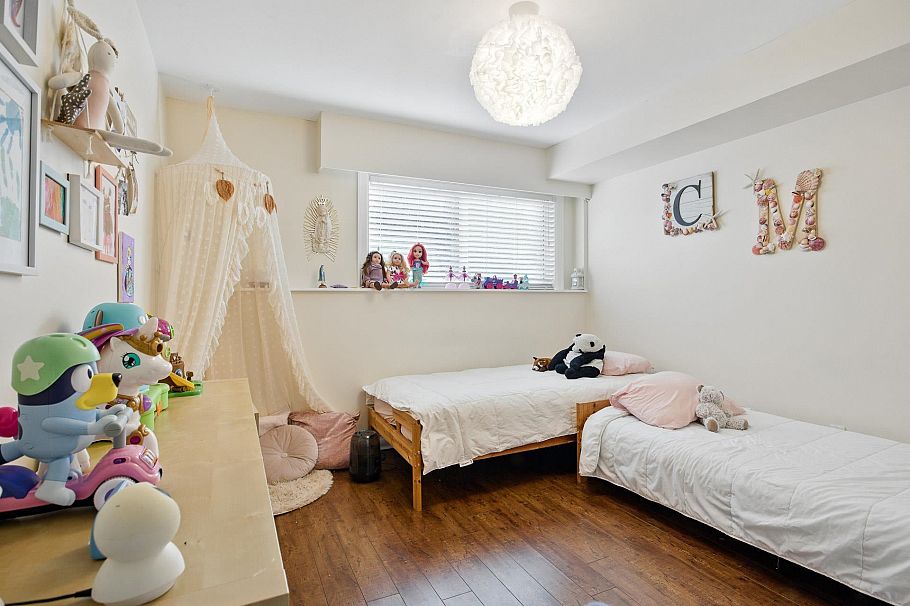 4938 Redonda Drive North Vancouver, BC - 26