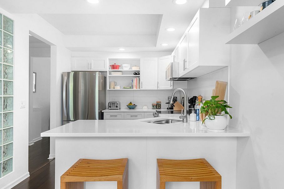 204 3151 Woodbine Drive North Vancouver, BC - 15