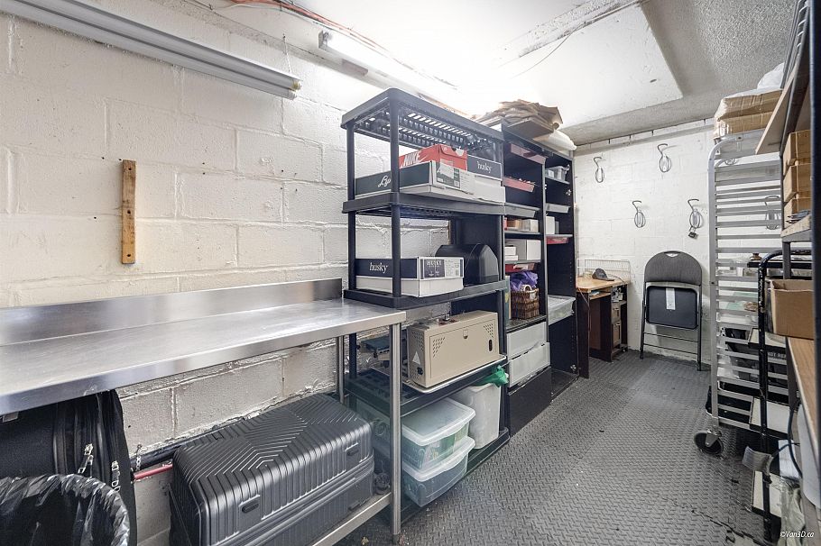 7396 Sherbrooke Street Vancouver, BC - 33