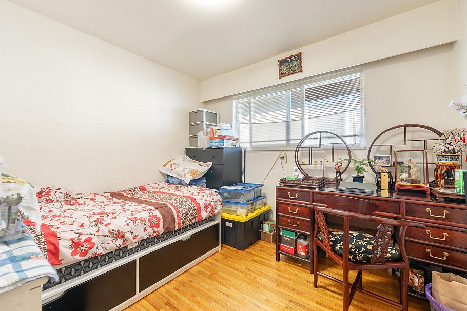 1465 E 49th Avenue Vancouver, BC - 7