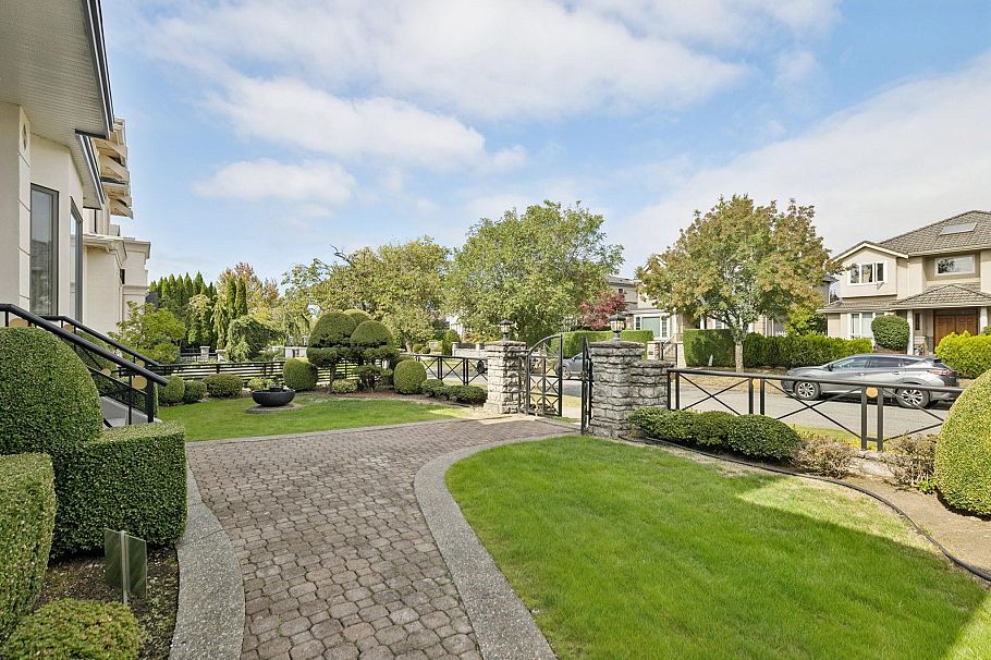 2236 W 20th Avenue Vancouver, BC - 2