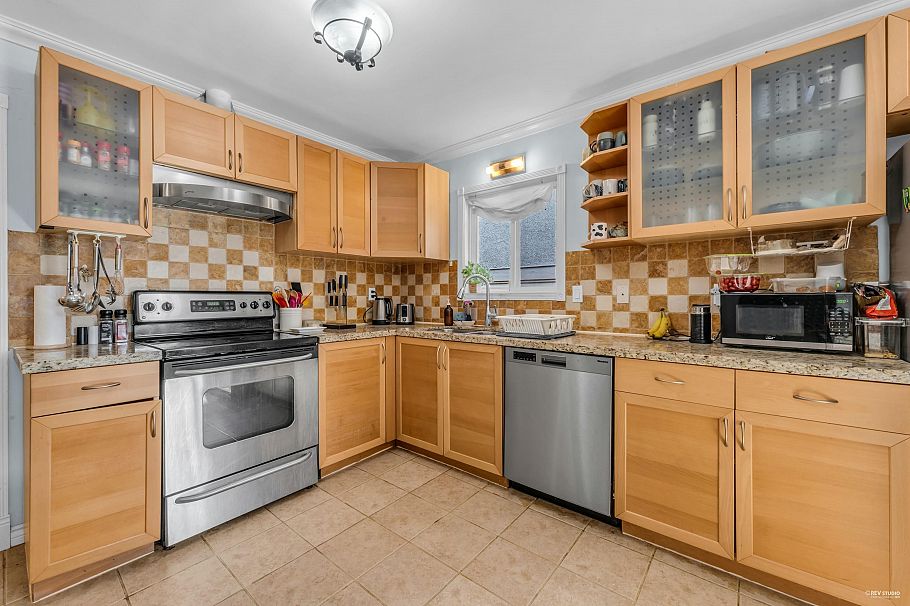 3636 W 18th Avenue Vancouver, BC - 13