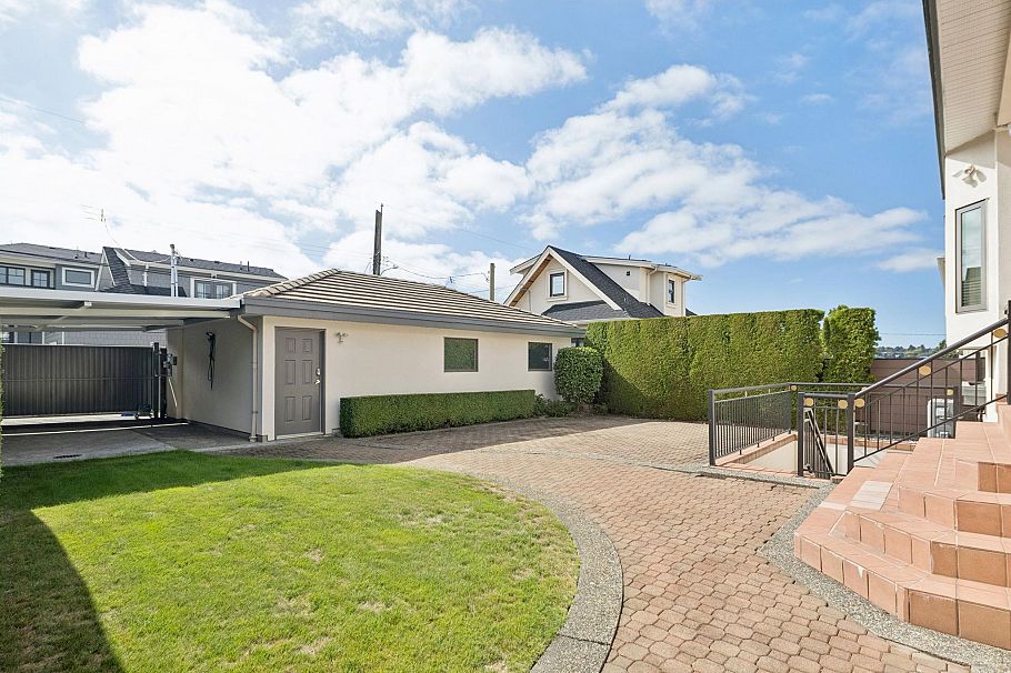 2236 W 20th Avenue Vancouver, BC - 20