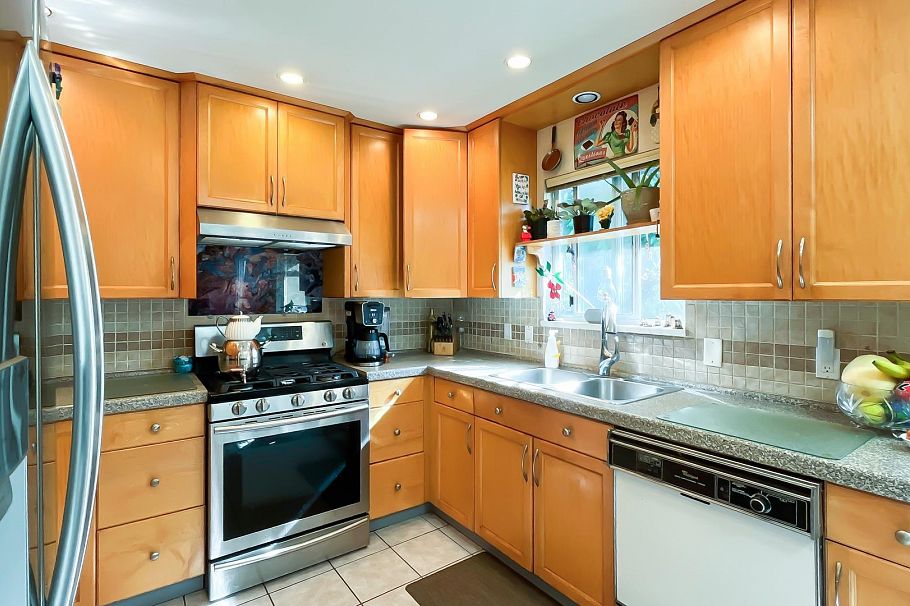 3651 Garibaldi Drive North Vancouver, BC - 8