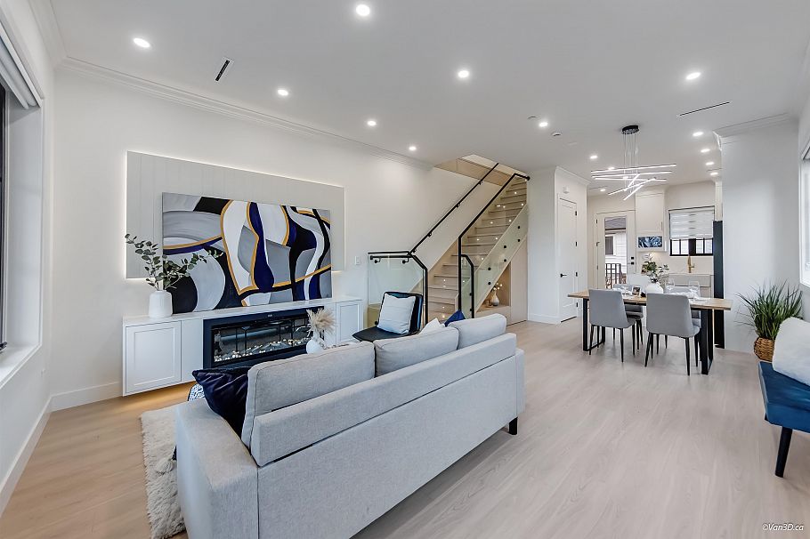 1347 E 64th Avenue Vancouver, BC - 2