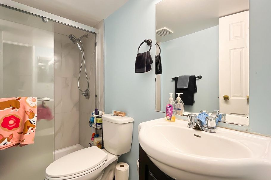 3651 Garibaldi Drive North Vancouver, BC - 38