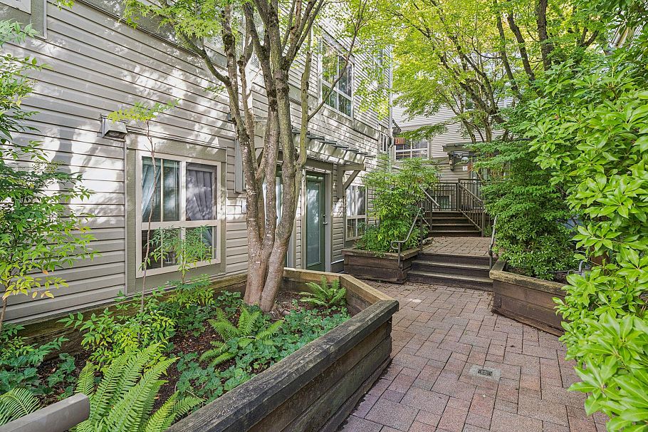 11 2375 W Broadway Vancouver, BC - 5