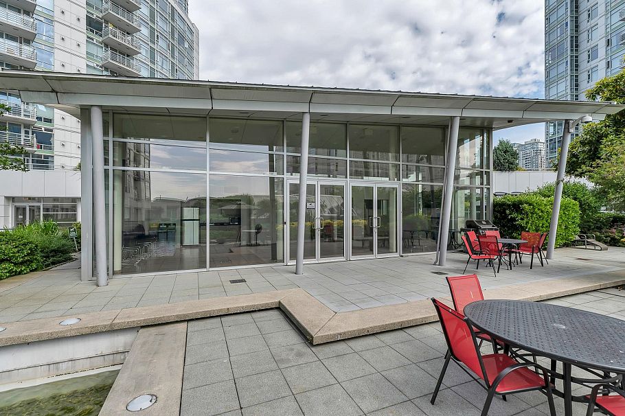 1608 198 Aquarius Mews Vancouver, BC - 37