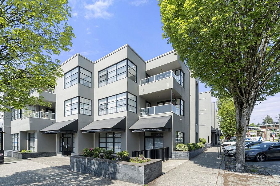 204 3151 Woodbine Drive North Vancouver, BC - 34