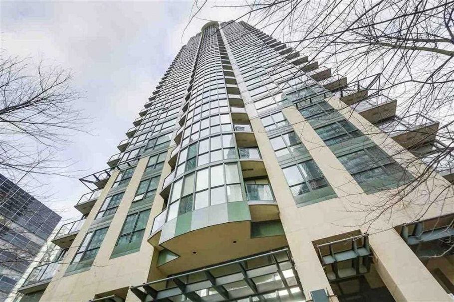 3209 1239 W Georgia Street Vancouver, BC - 4