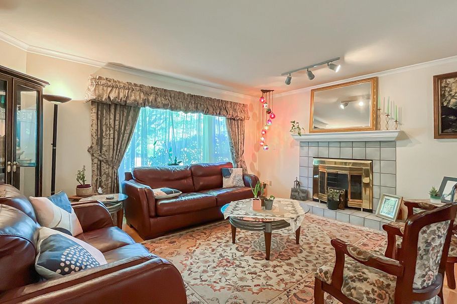 3651 Garibaldi Drive North Vancouver, BC - 3