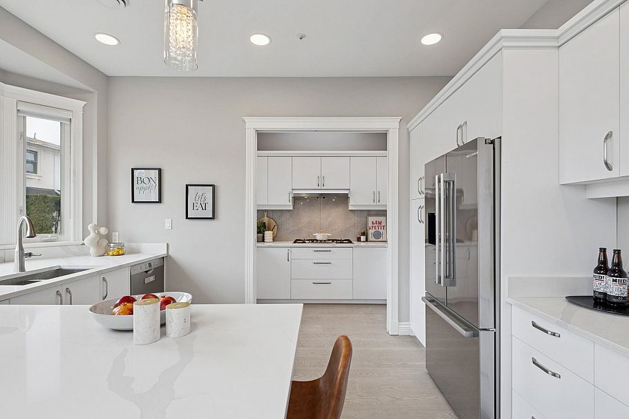 2236 W 20th Avenue Vancouver, BC - 9