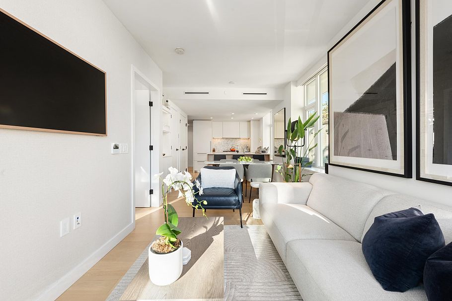 403 1365 Davie Street Vancouver, BC - 3