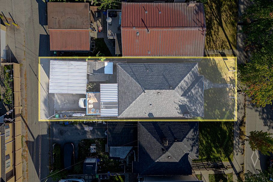 1465 E 49th Avenue Vancouver, BC - 37