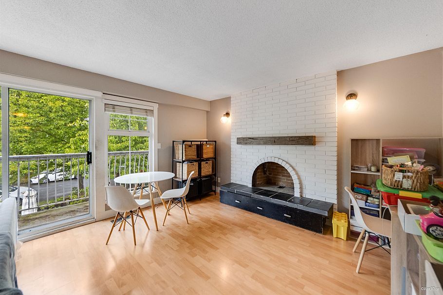 7396 Sherbrooke Street Vancouver, BC - 7