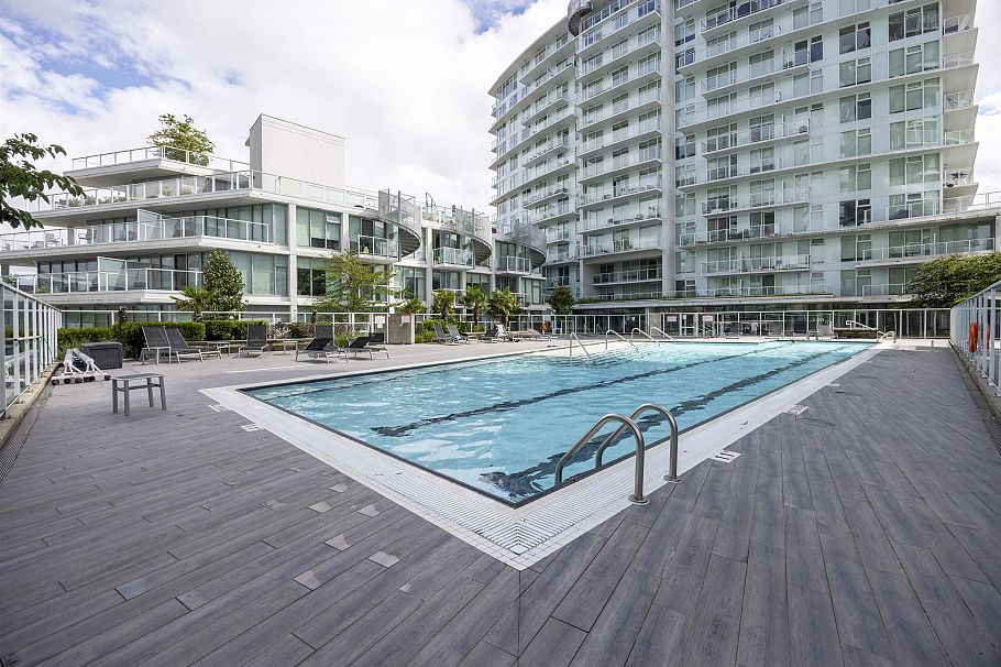 1709 2221 E 30 Avenue Vancouver, BC - 5