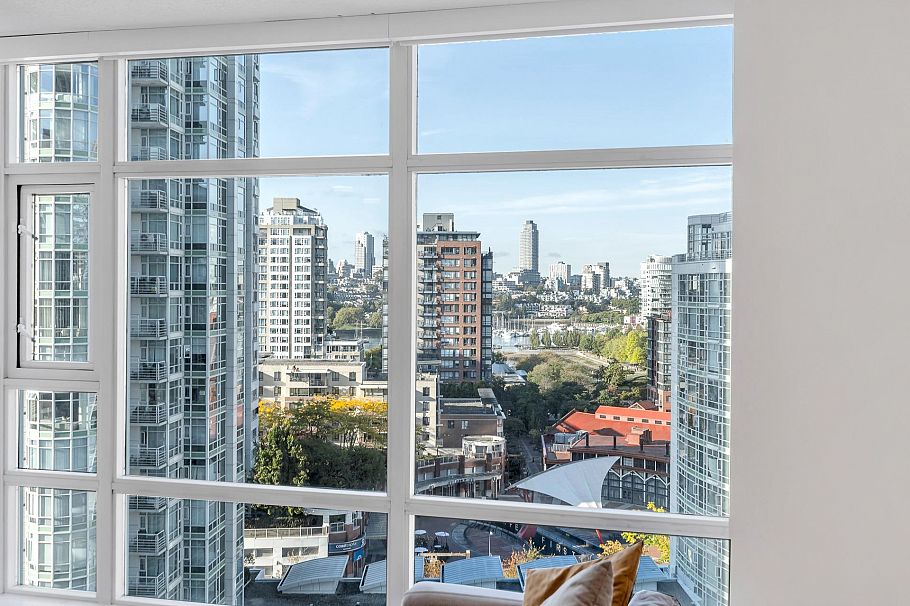 1608 198 Aquarius Mews Vancouver, BC - 8