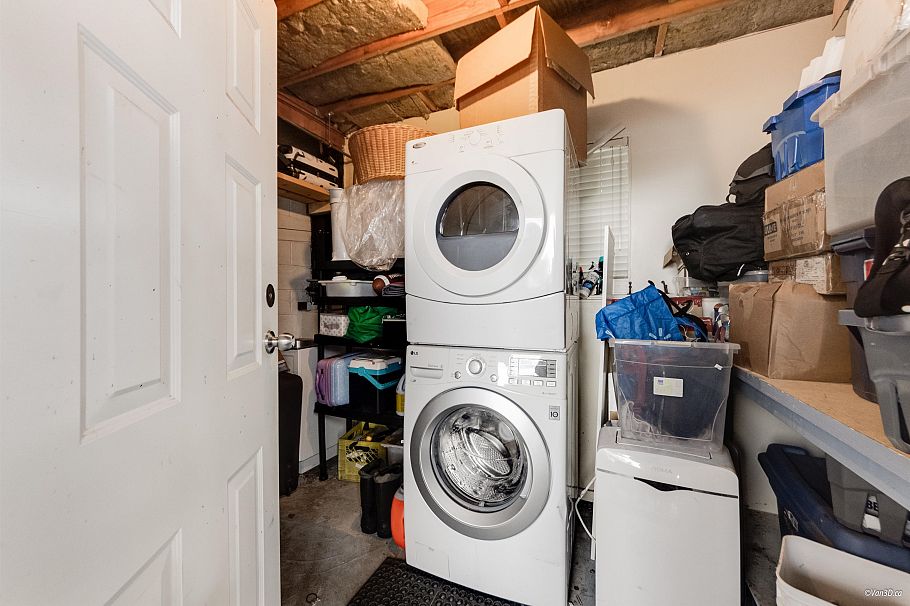 7396 Sherbrooke Street Vancouver, BC - 32