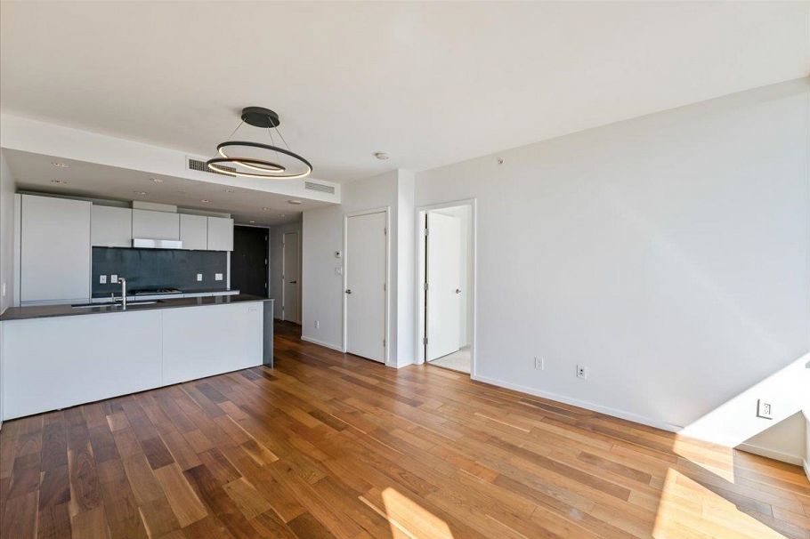 1507 8555 Granville Street Vancouver, BC - 9