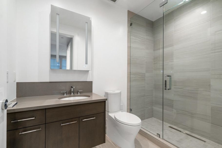 204 1009 Laurier Avenue Vancouver, BC - 23