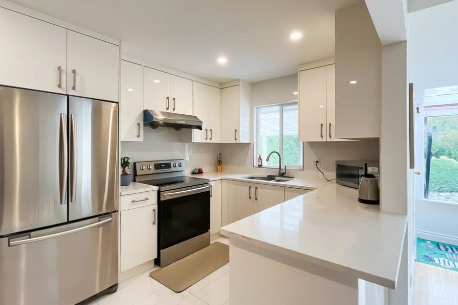 316 W Queens Road North Vancouver, BC - 15