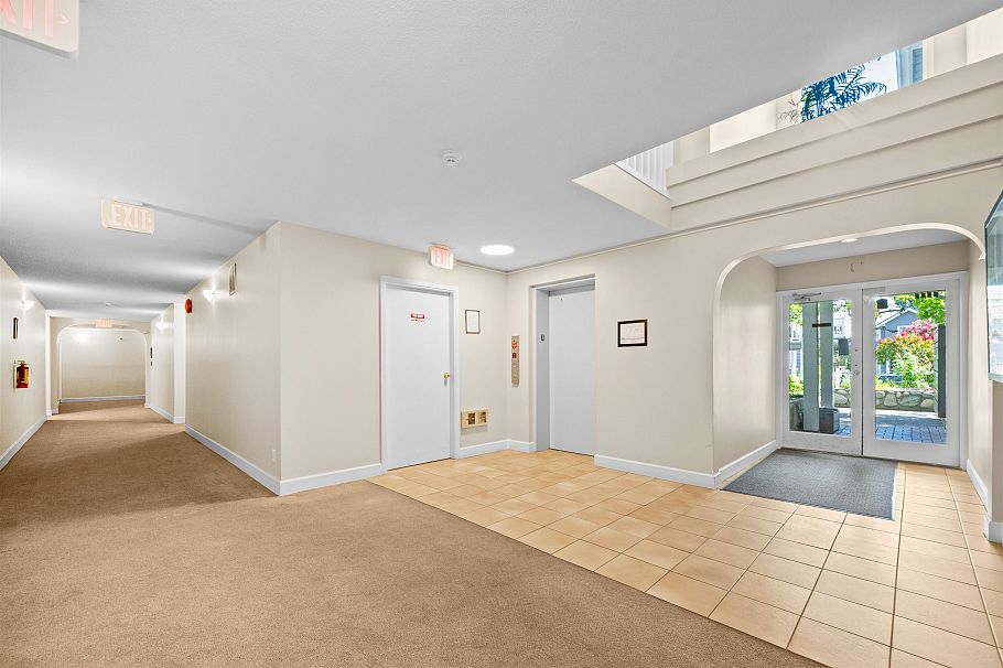 204 1528 Bowser Avenue North Vancouver, BC - 30