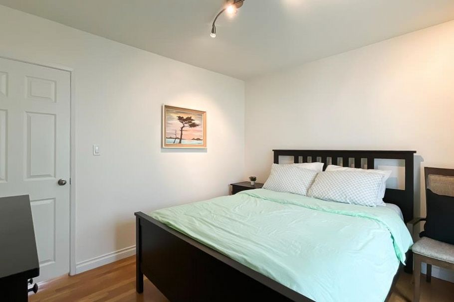 316 W Queens Road North Vancouver, BC - 18