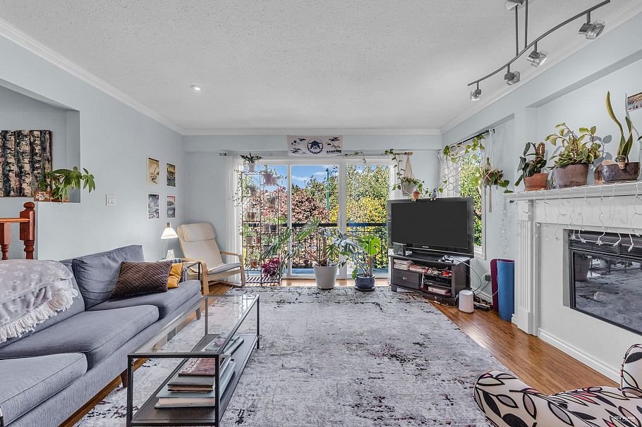 3636 W 18th Avenue Vancouver, BC - 5