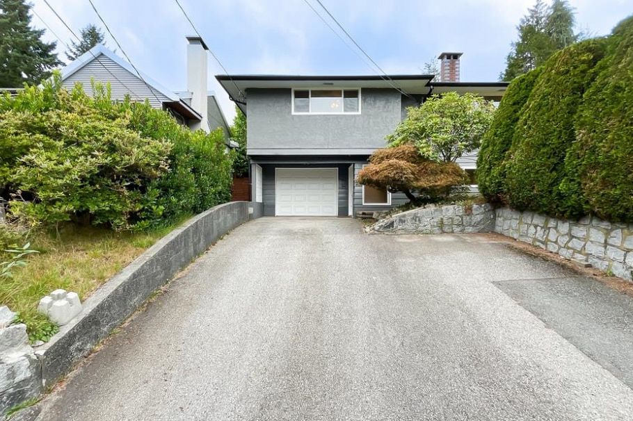 316 W Queens Road North Vancouver, BC - 3