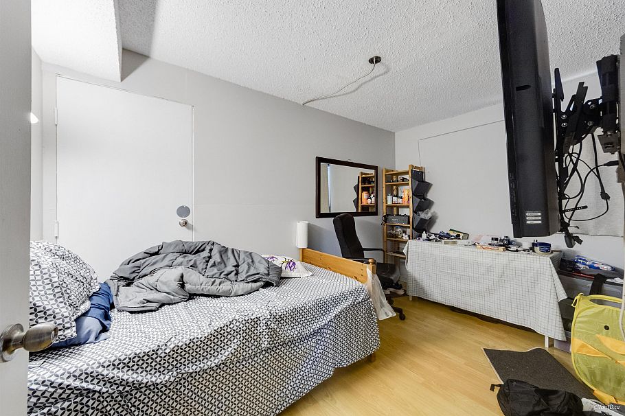 7396 Sherbrooke Street Vancouver, BC - 27