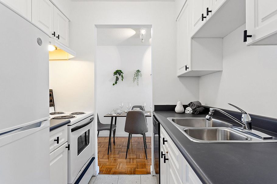 601 1850 Comox Street Vancouver, BC - 15