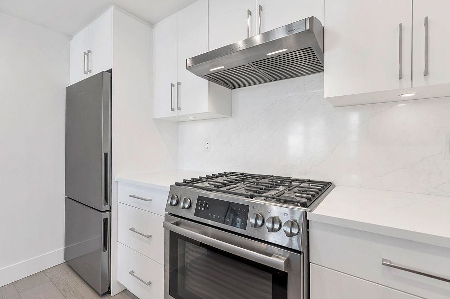 1608 198 Aquarius Mews Vancouver, BC - 18