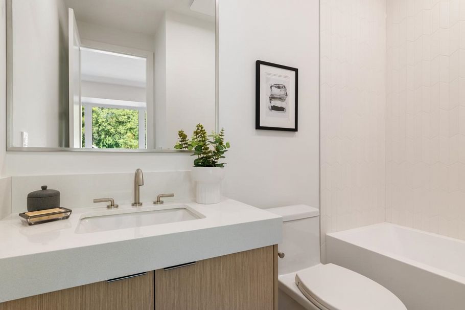 619 E 22nd Street North Vancouver, BC - 21