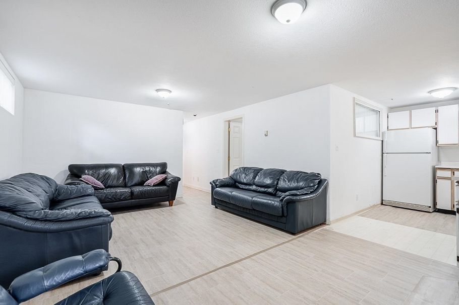 4111 Rupert Street Vancouver, BC - 23