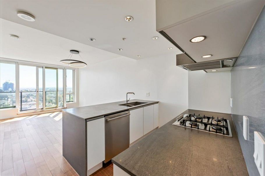 1507 8555 Granville Street Vancouver, BC - 11