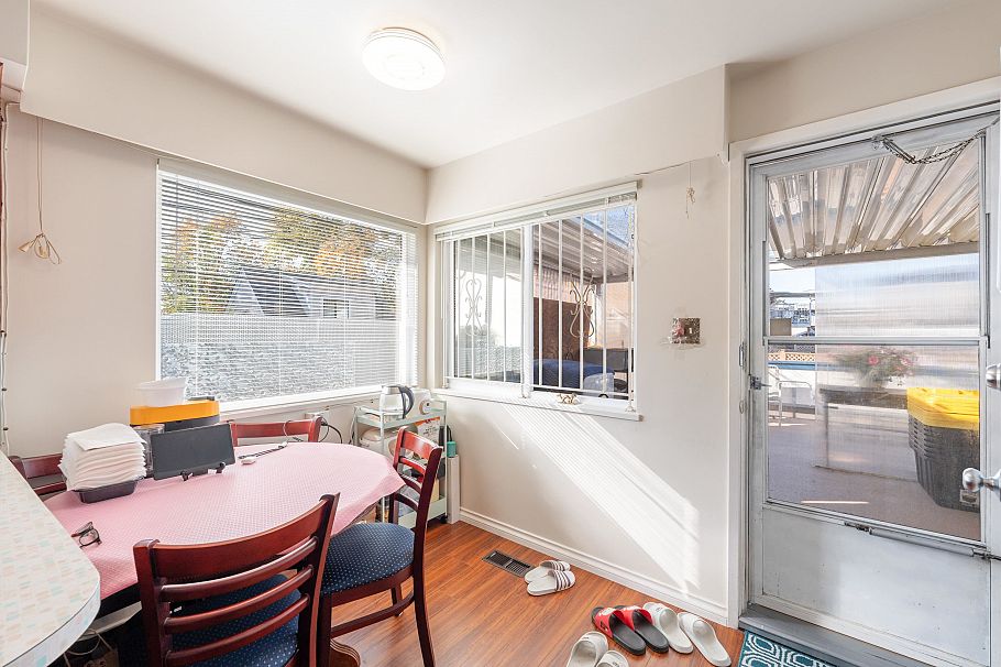 1465 E 49th Avenue Vancouver, BC - 23