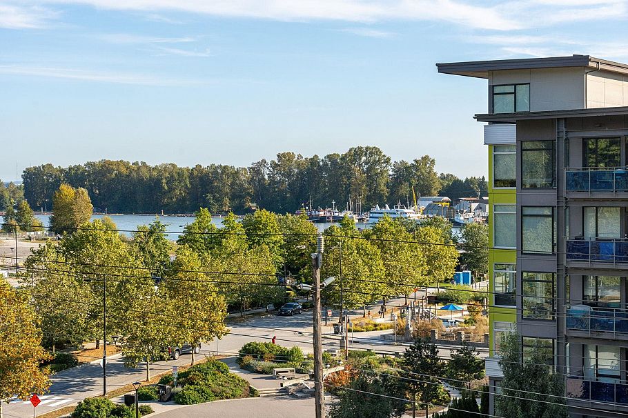 605 3281 E Kent Avenue North Vancouver, BC - 26