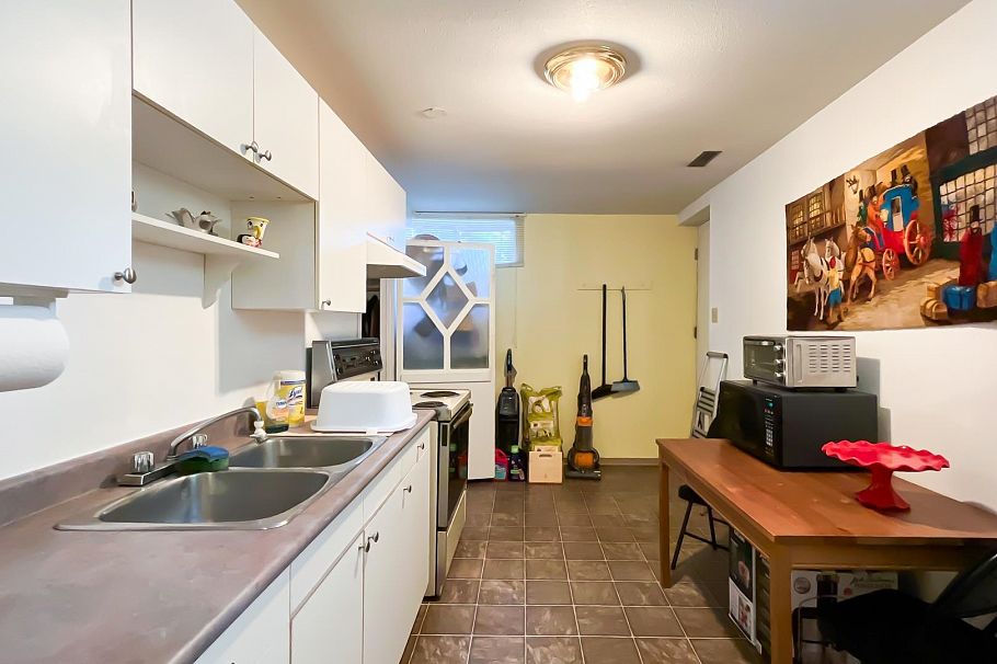 3651 Garibaldi Drive North Vancouver, BC - 34