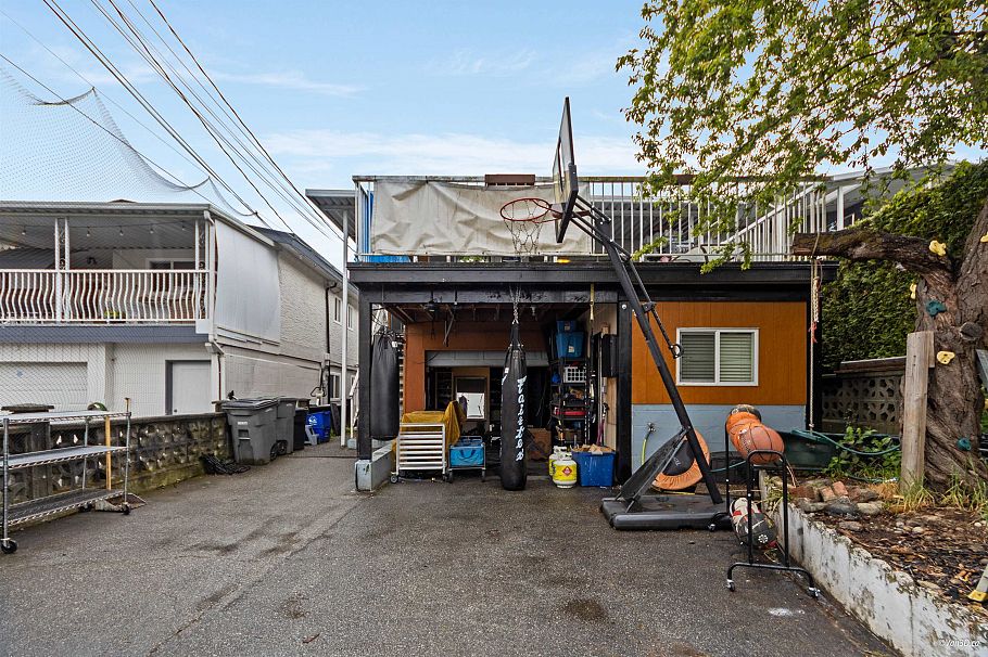 7396 Sherbrooke Street Vancouver, BC - 34
