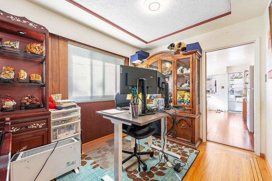 1465 E 49th Avenue Vancouver, BC - 18