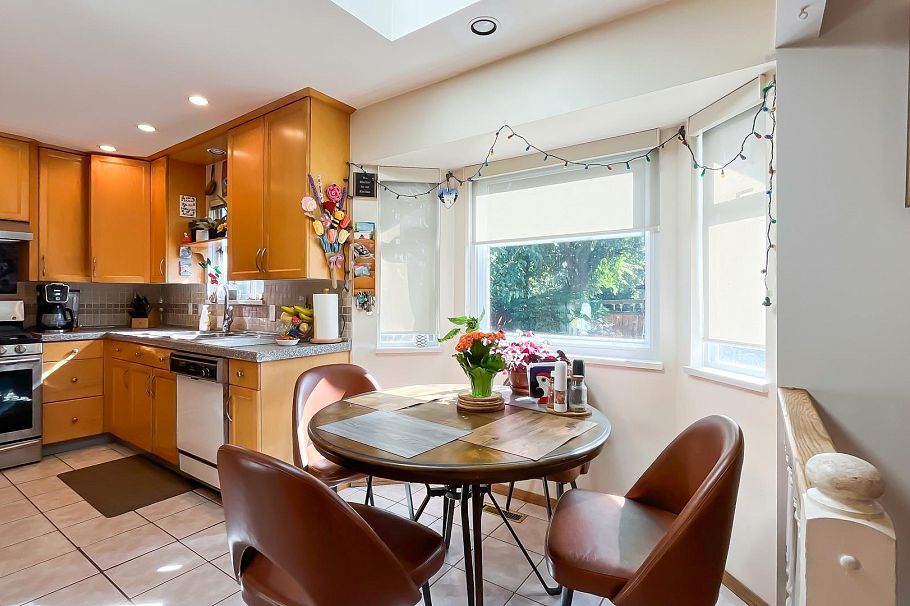 3651 Garibaldi Drive North Vancouver, BC - 10