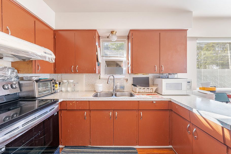 1465 E 49th Avenue Vancouver, BC - 21