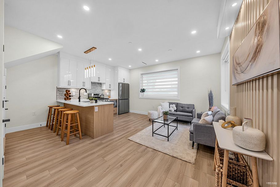 2 2703 East 3rd Avenue Vancouver, BC - 8