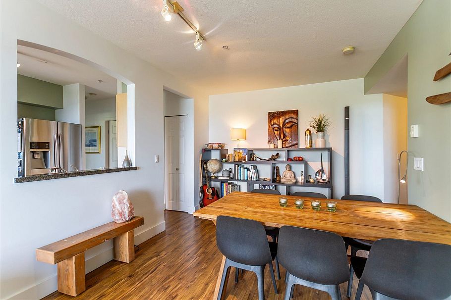 302 3608 Deercrest Drive North Vancouver, BC - 9