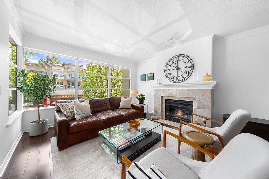 204 3151 Woodbine Drive North Vancouver, BC - 2