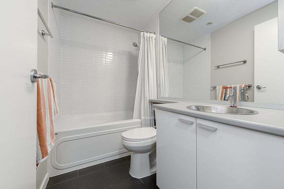 128 Dunsmuir Street Vancouver, BC - 18