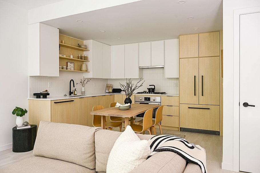 207 2045 Heritage Park Lane North Vancouver, BC - 3