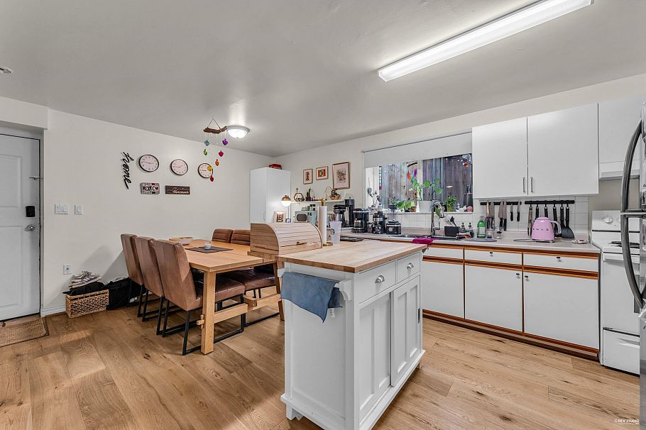 3636 W 18th Avenue Vancouver, BC - 24