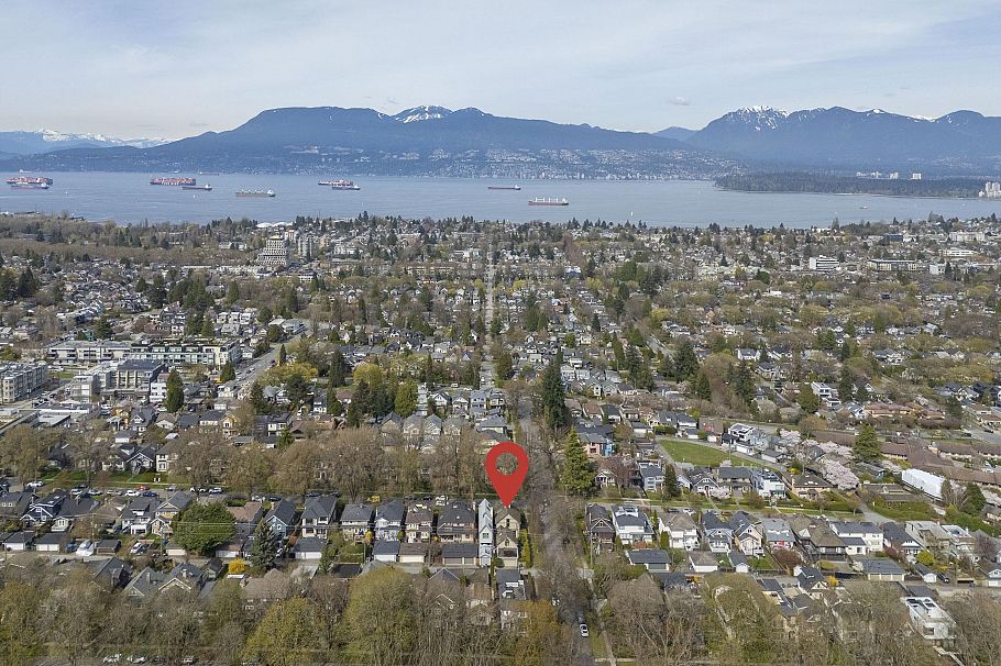 3502 W 18th Avenue Vancouver, BC - 1